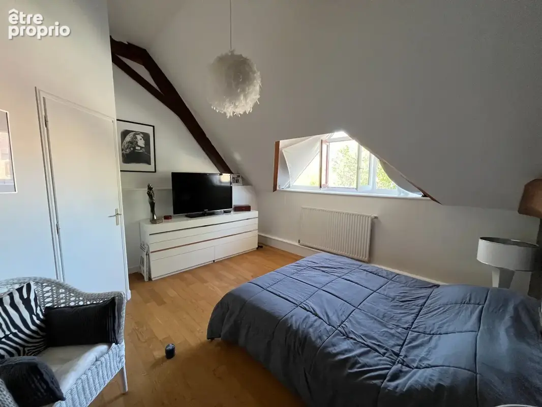 Maison à vendre 10 pièces au coeur de CUISERY (71), avec piscine - photo 13