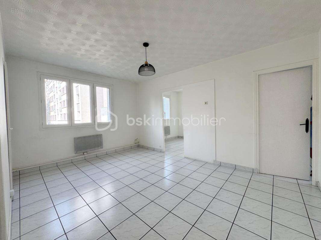 Saint-martin-d'hères — t4 traversant de 60 m², résidence fermée et sécurisée - photo 4