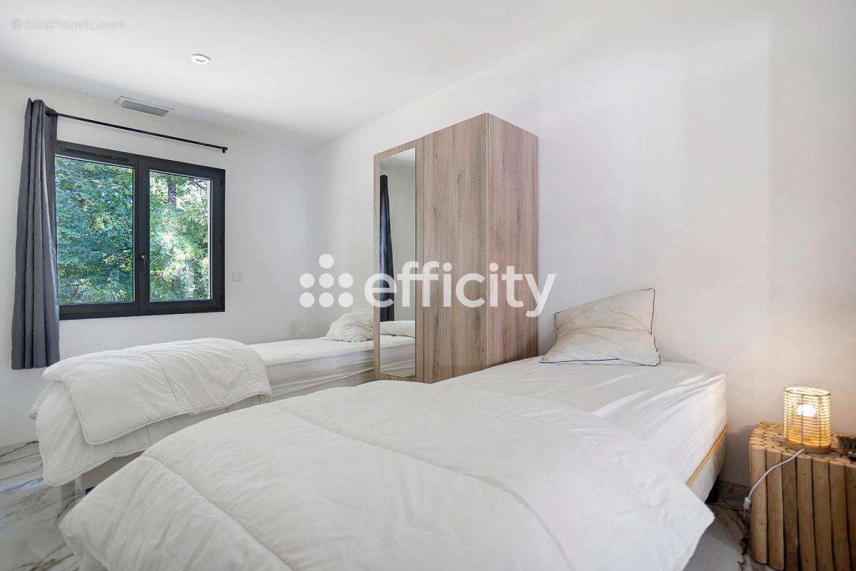 Maison 250 m² à Beleymas  - photo 11