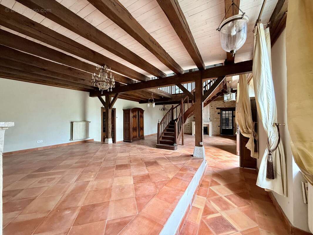 Photo 4 - Maison à NEUFFONS