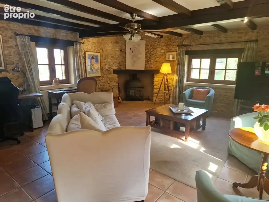 Fabuleuse maison en pierre avec 3 chambres et piscine - photo 5
