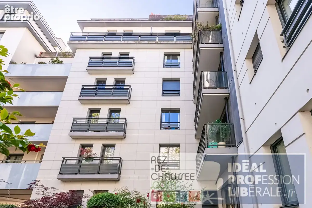 Immeuble 2010 - espace avec exterieur - photo 8