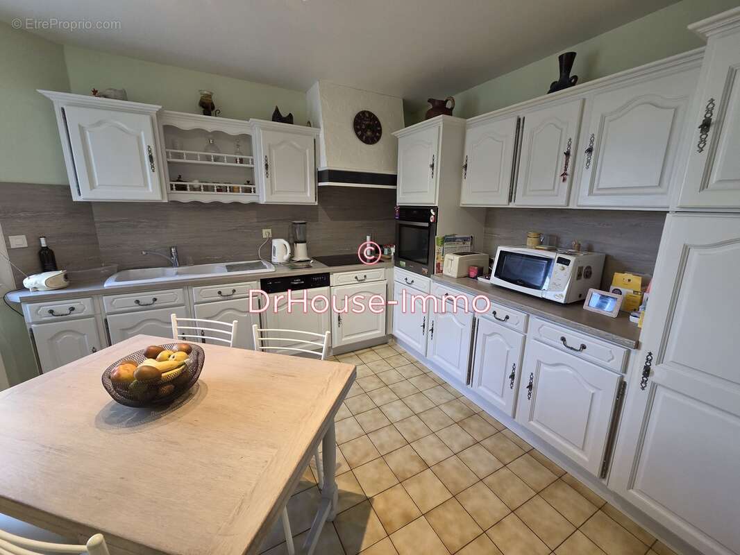 Maison à SAINT-JULIEN-LES-VILLAS