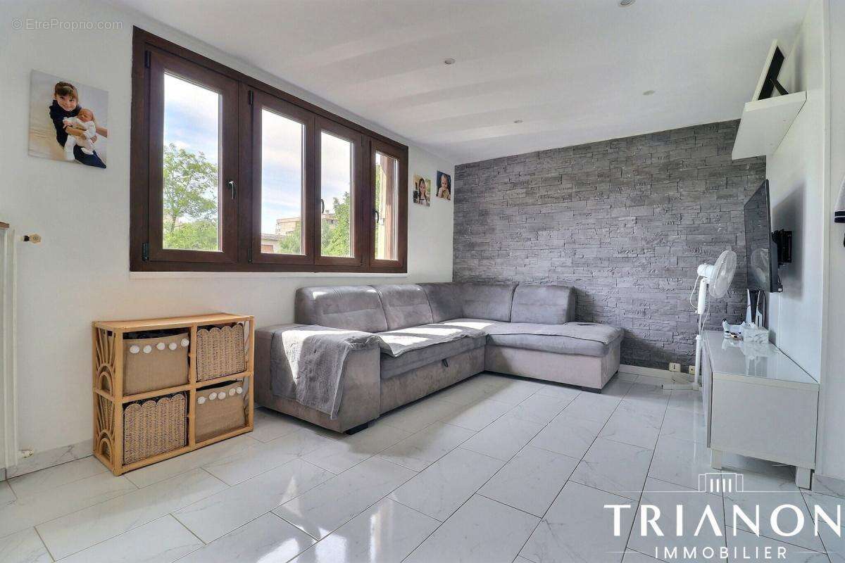 4 pièces, 2 chambres, balcon, cave, box, Les Clayes-sous-Bois - photo 4