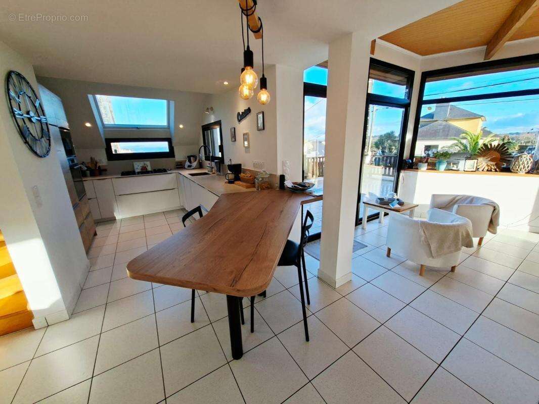 Maison à LOCQUIREC