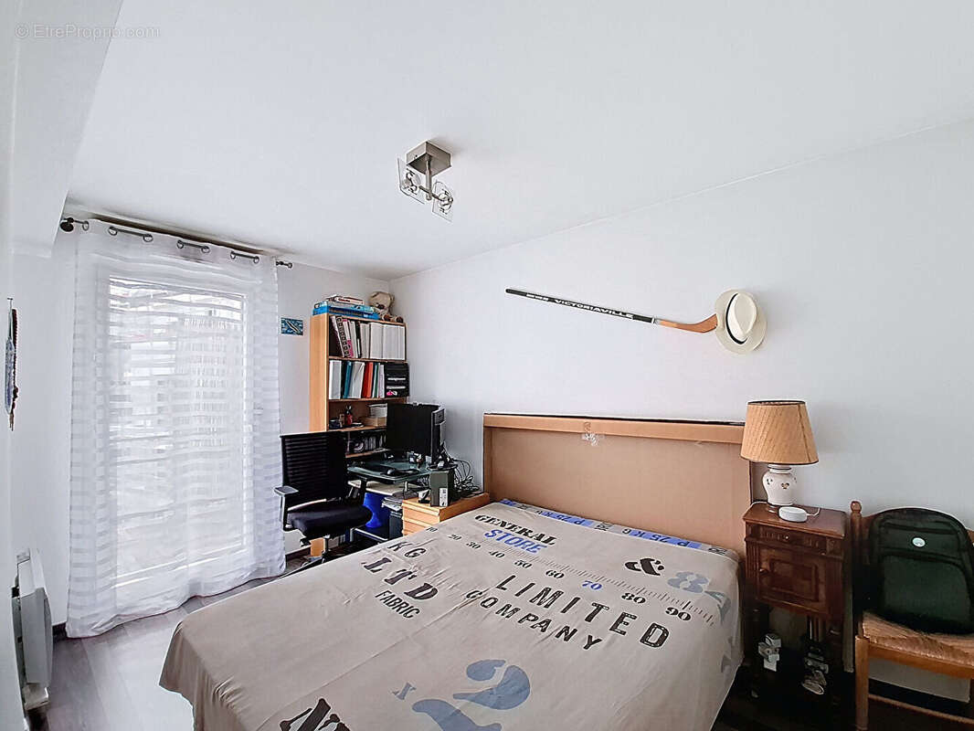 Appartement à L&#039;HAY-LES-ROSES