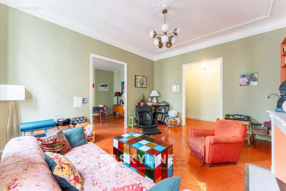 Appartement à MARSEILLE-1E