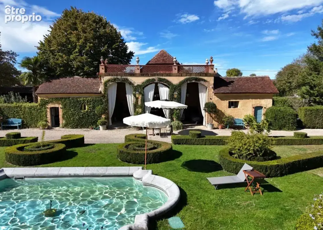 Maison 20 pièces 1 000 m² à vendre à Tarbes (65000) - photo 4