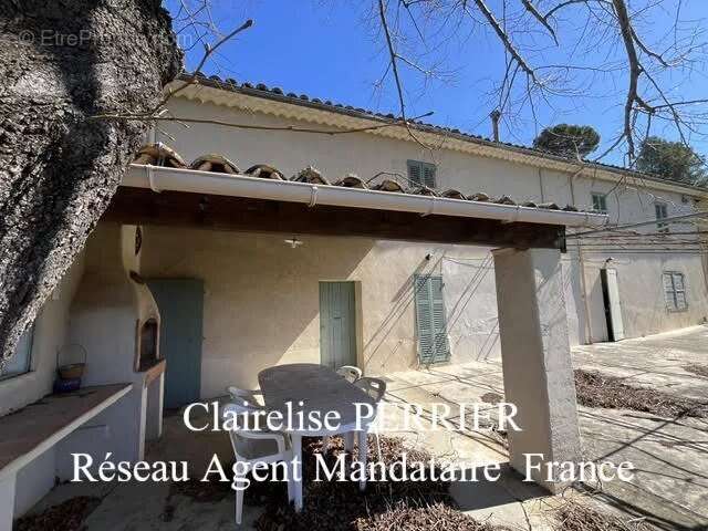Maison à SAINT-ANTONIN-DU-VAR