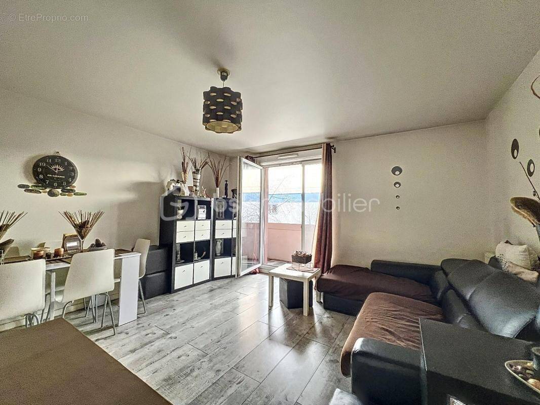 Appartement à AUBERVILLIERS