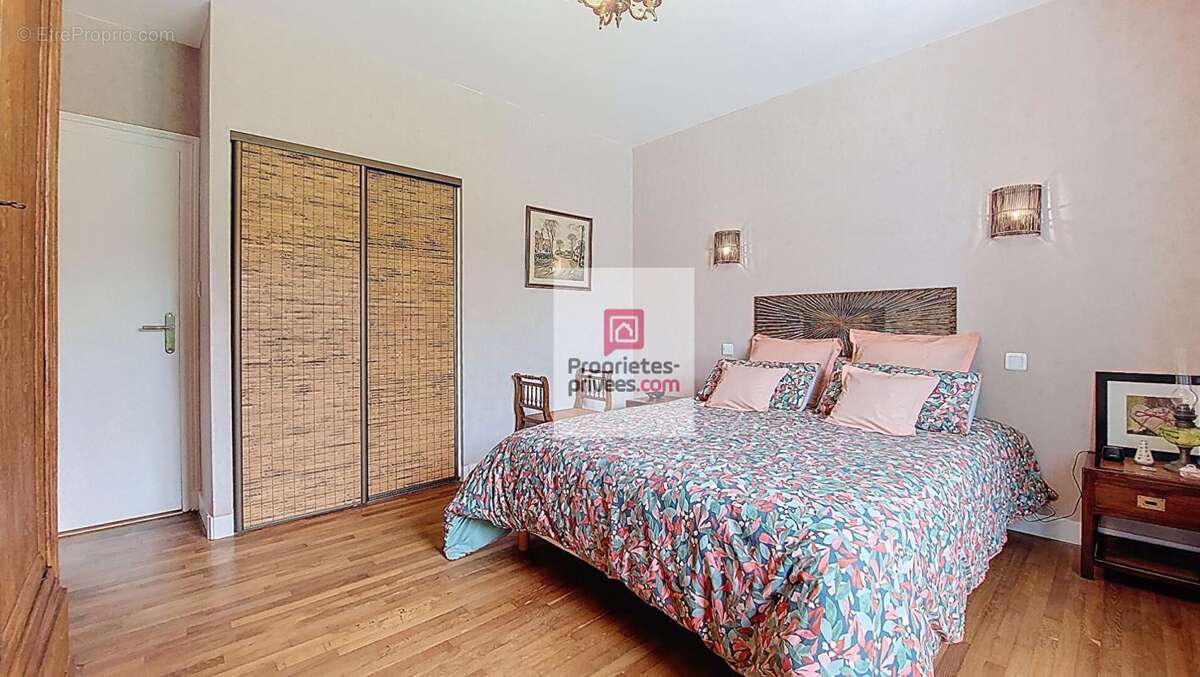 Maison à ROUFFIGNAC-SAINT-CERNIN-DE-REILHAC