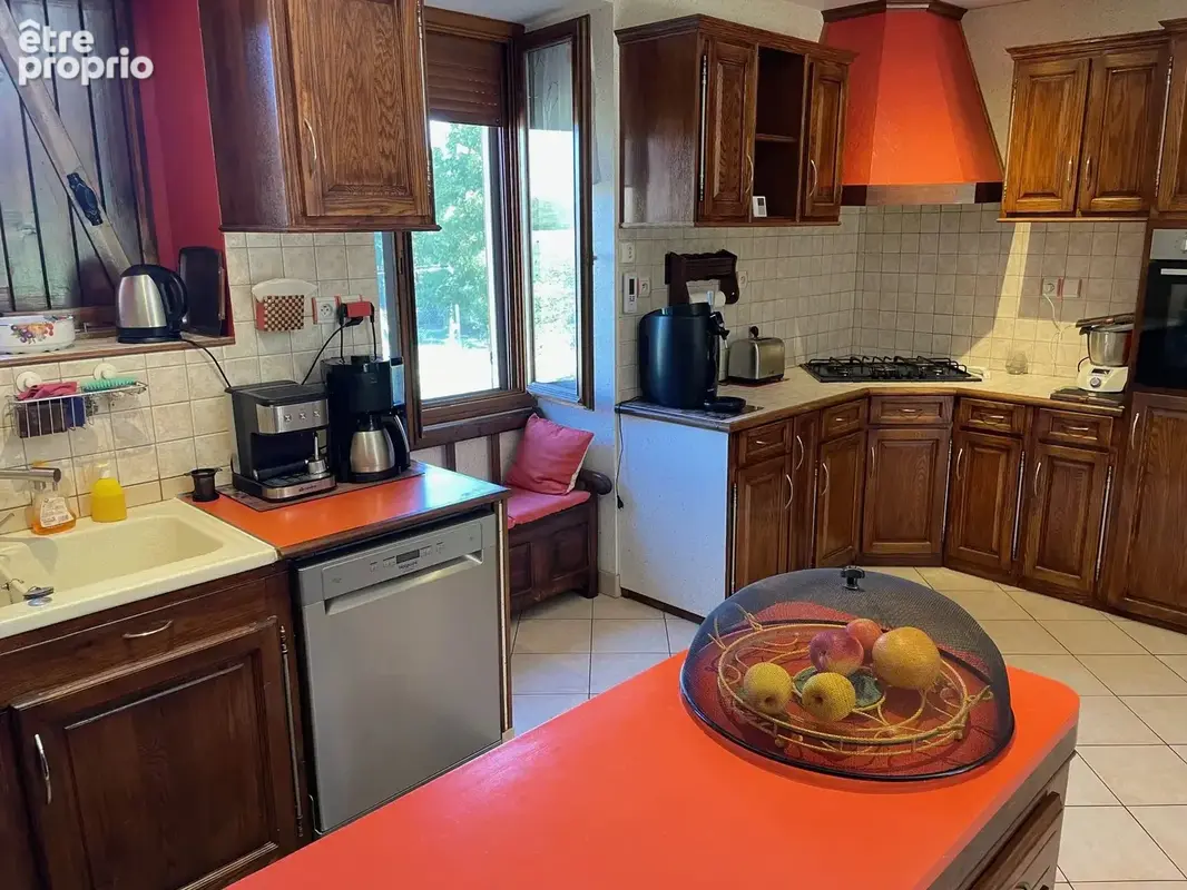 Charmante maison de 3 chambres avec grange, piscine et jardin de 9357m² - photo 4