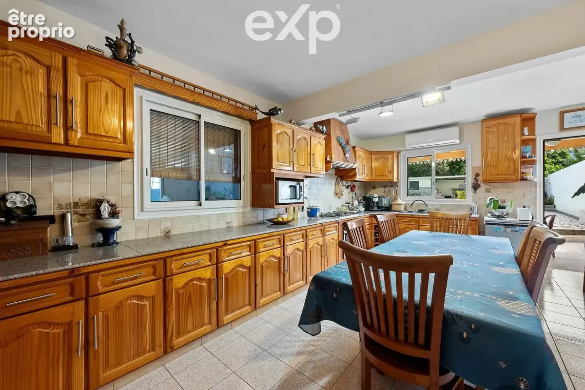 Maison 6 pièces 197 m² à vendre à Saint-Joseph (97480) - photo 4