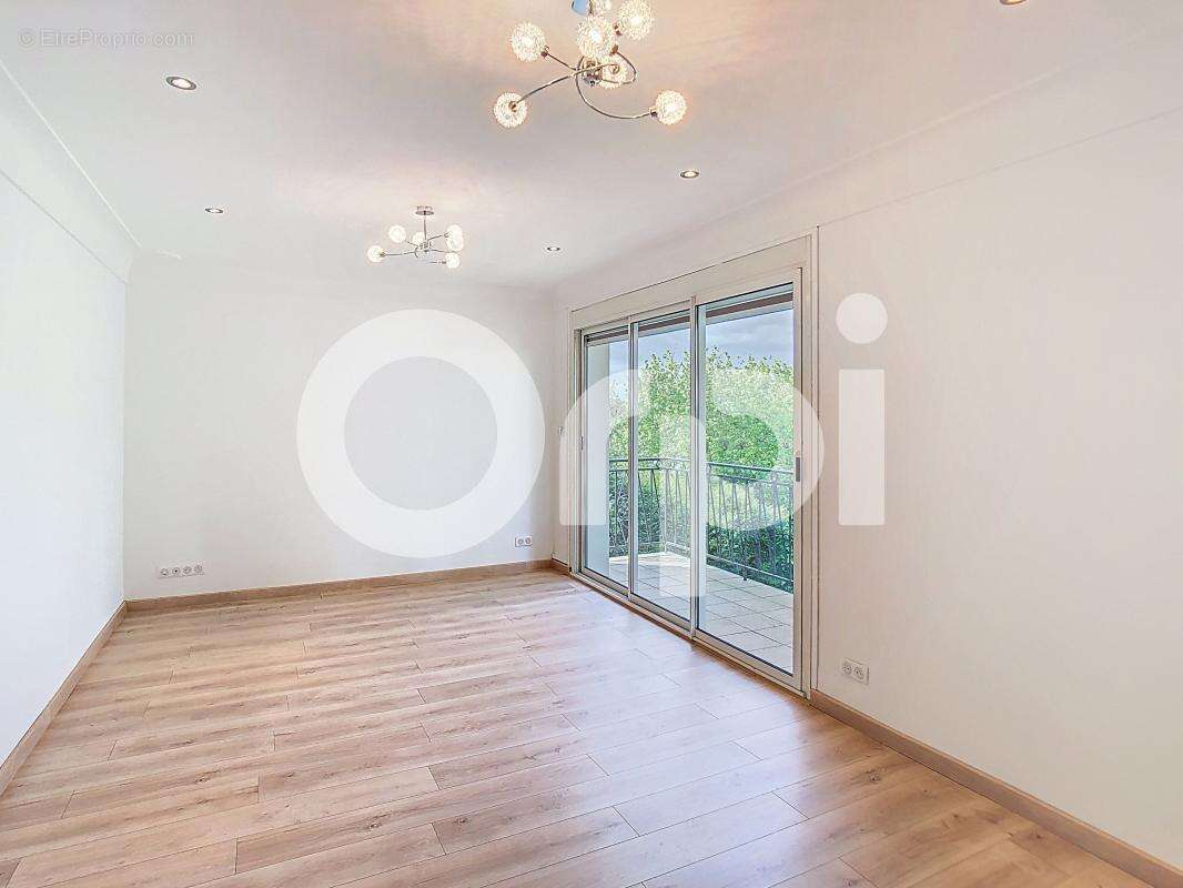 Maison à CHAMPCEVINEL