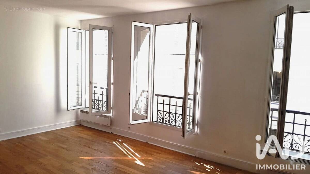 Photo 1 - Appartement à PARIS-17E