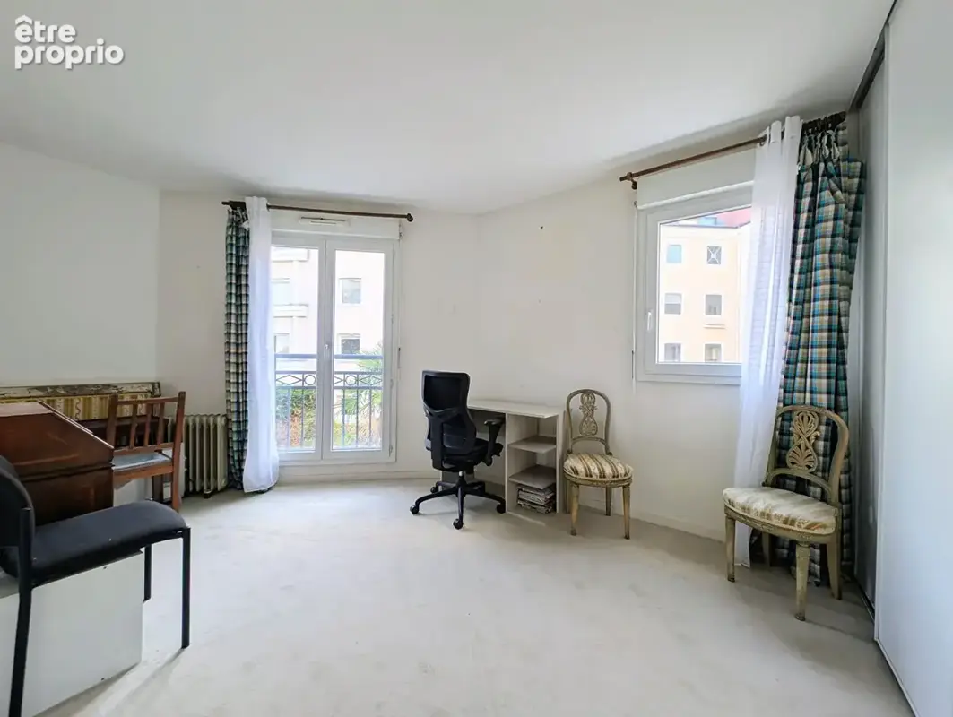 MAISONS-LAFFITTE - Hyper-Centre - Appartement 3 pièces de 73 M² + balcons + cave et parking en sous-sol - photo 6