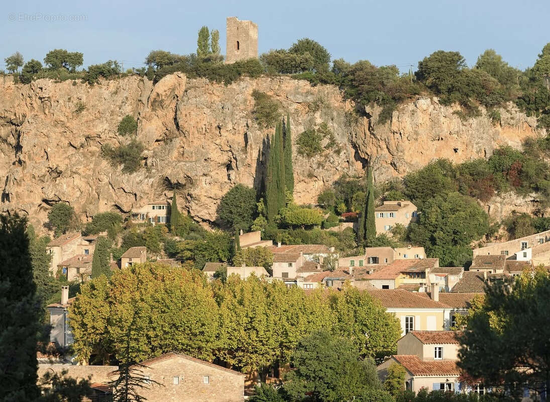 Appartement à COTIGNAC
