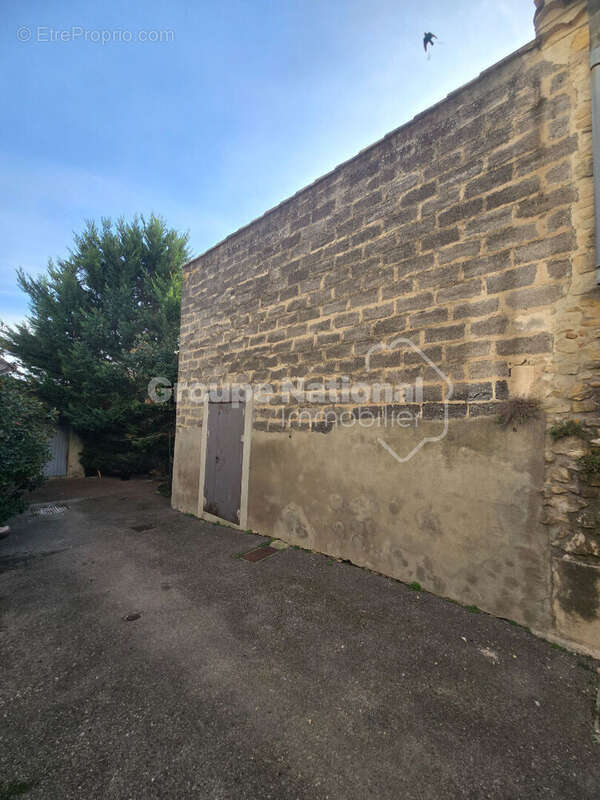 Maison à JONQUIERES-SAINT-VINCENT