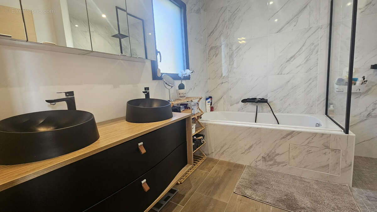 Maison à AIGREFEUILLE-D'AUNIS