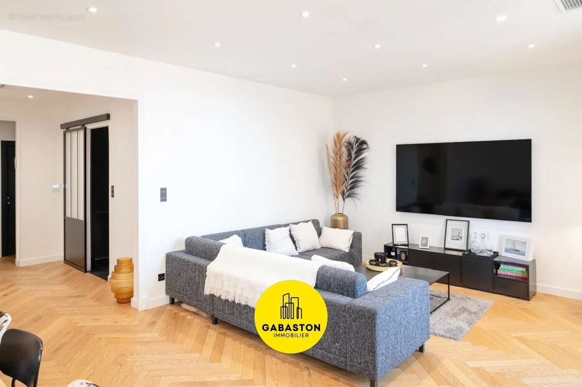 Appartement à MARSEILLE-8E