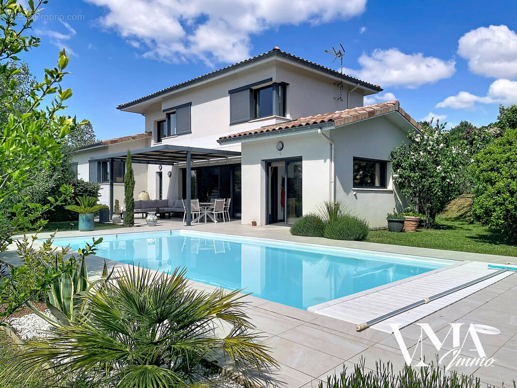 Maison à MONTELIMAR