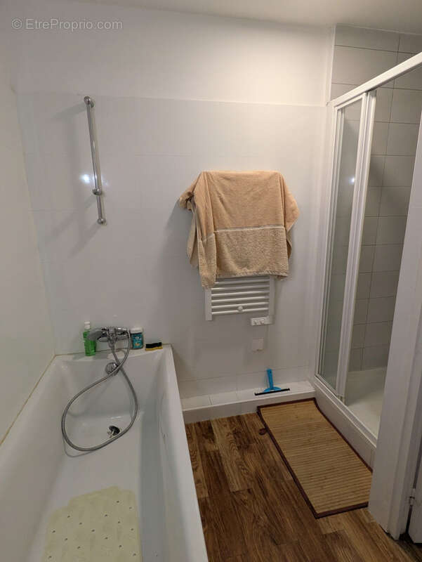 Appartement à CHARENTON-LE-PONT