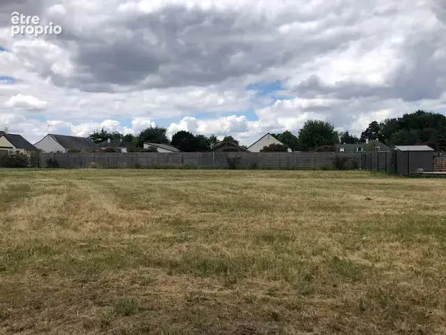 Terrain à NOYANT-DE-TOURAINE