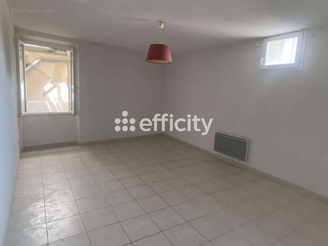 Appartement à MARSEILLE-7E