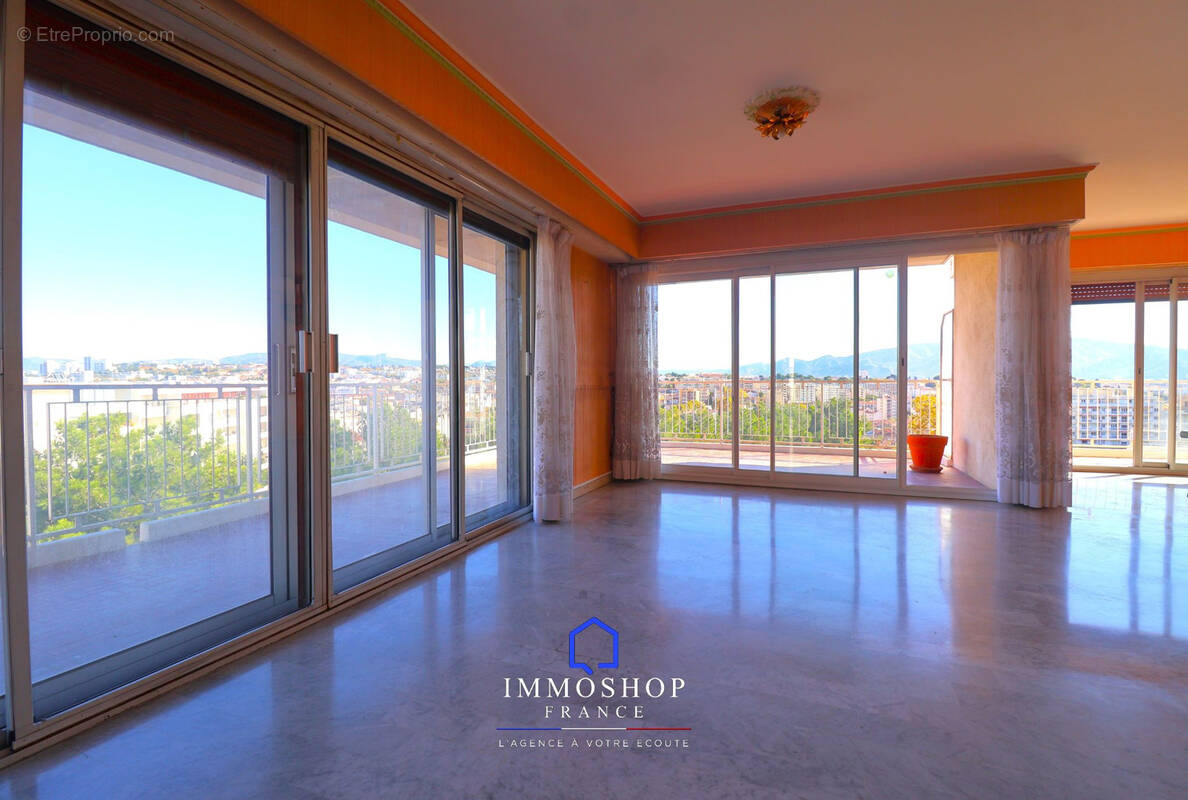 Appartement à MARSEILLE-4E