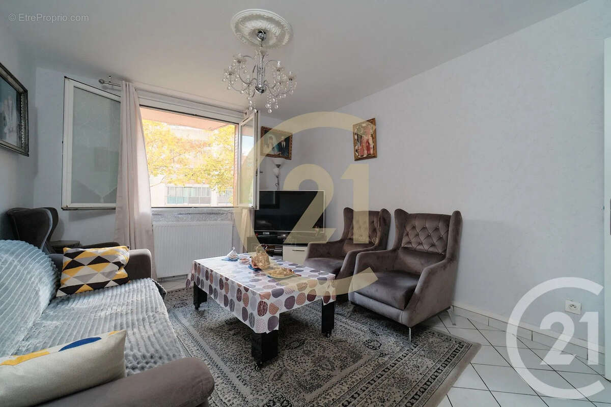 Appartement à LYON-8E