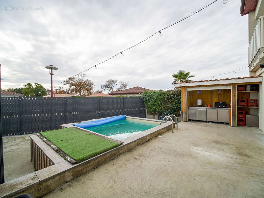 Maison à PARENTIS-EN-BORN