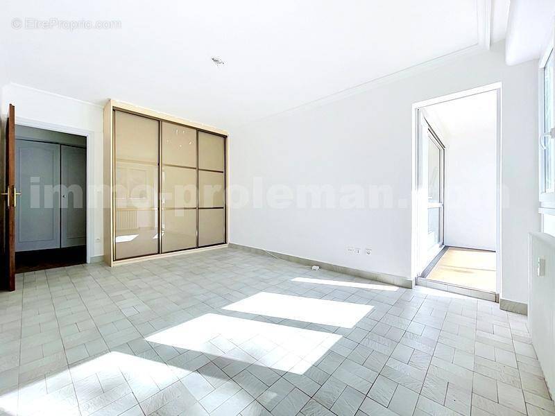Appartement_T3_Annemasse_Genève_Ceva_tramway_Suisse_investissement_hyper_centre_Séjour_ - Appartement à ANNEMASSE