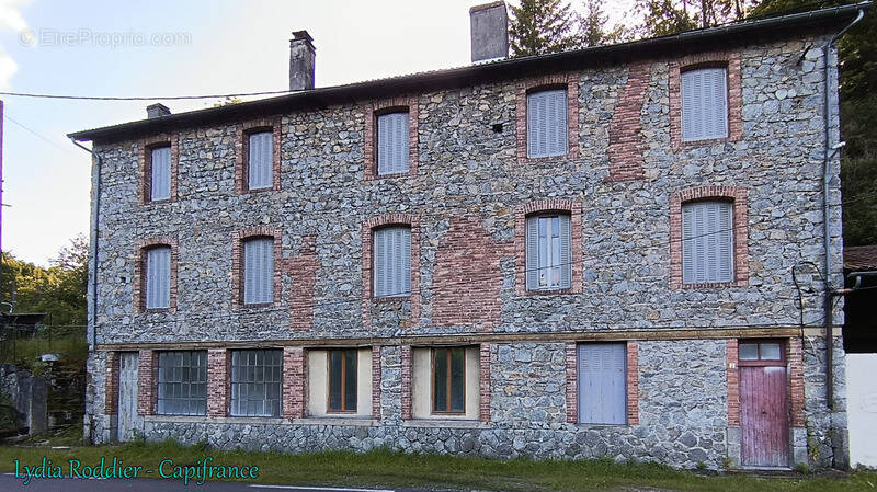 Bâtiment avec 4 appartements - secteur Thiers - proche sortieA89 – La Monnerie (63650) - photo 1