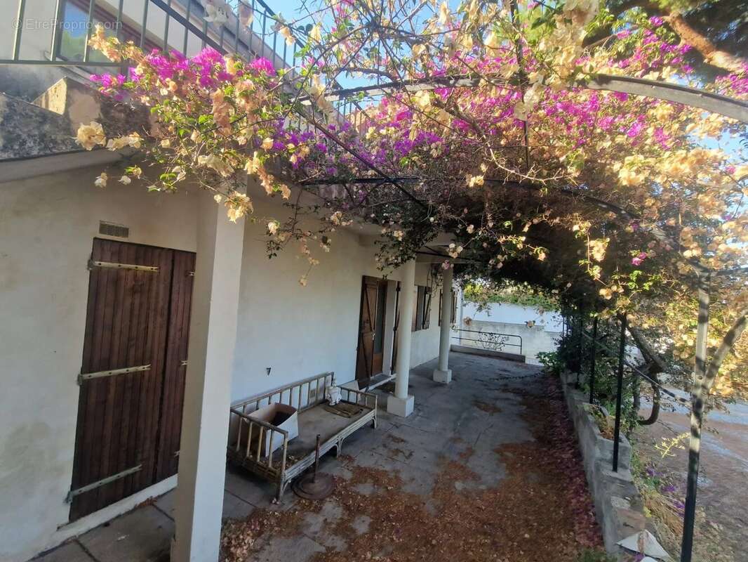 Maison à VALLAURIS