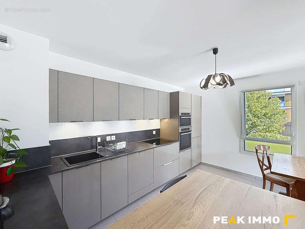 Appartement T3 de 76,48 m2 - terrasse - balcon et garage en sus - photo 2