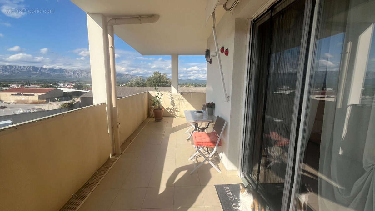 Appartement 3 pièces à vendre à Trets avec vue sur Sainte Victoire - photo 8