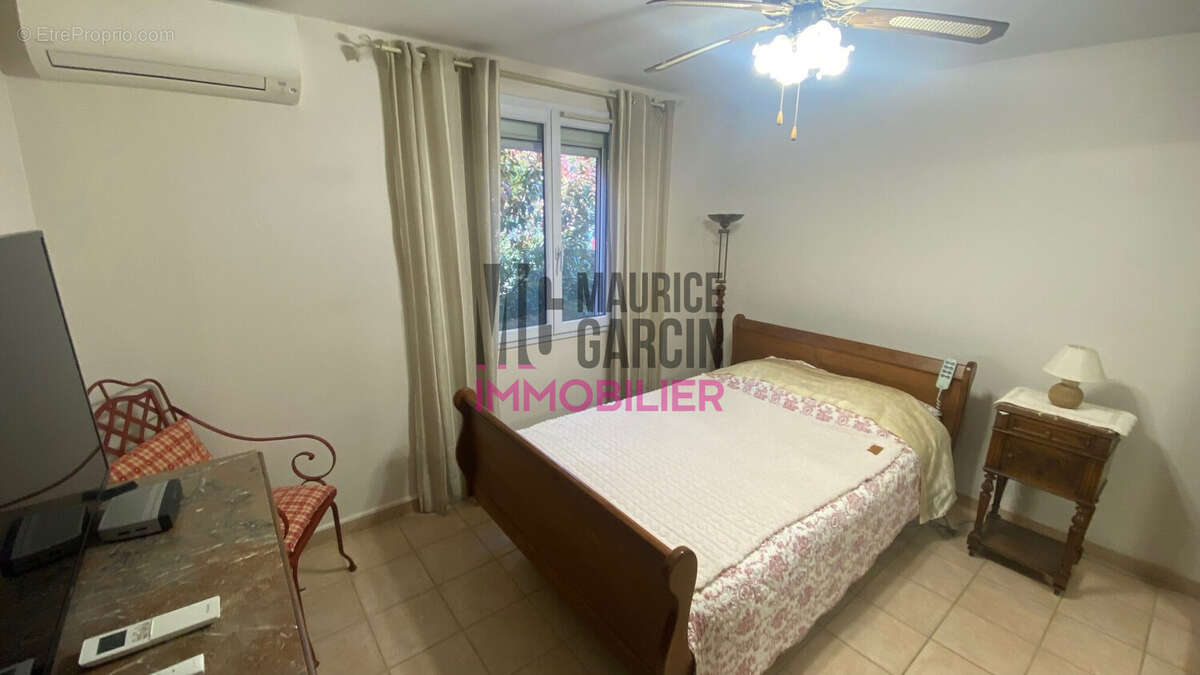 Maison à ENTRAIGUES-SUR-LA-SORGUE