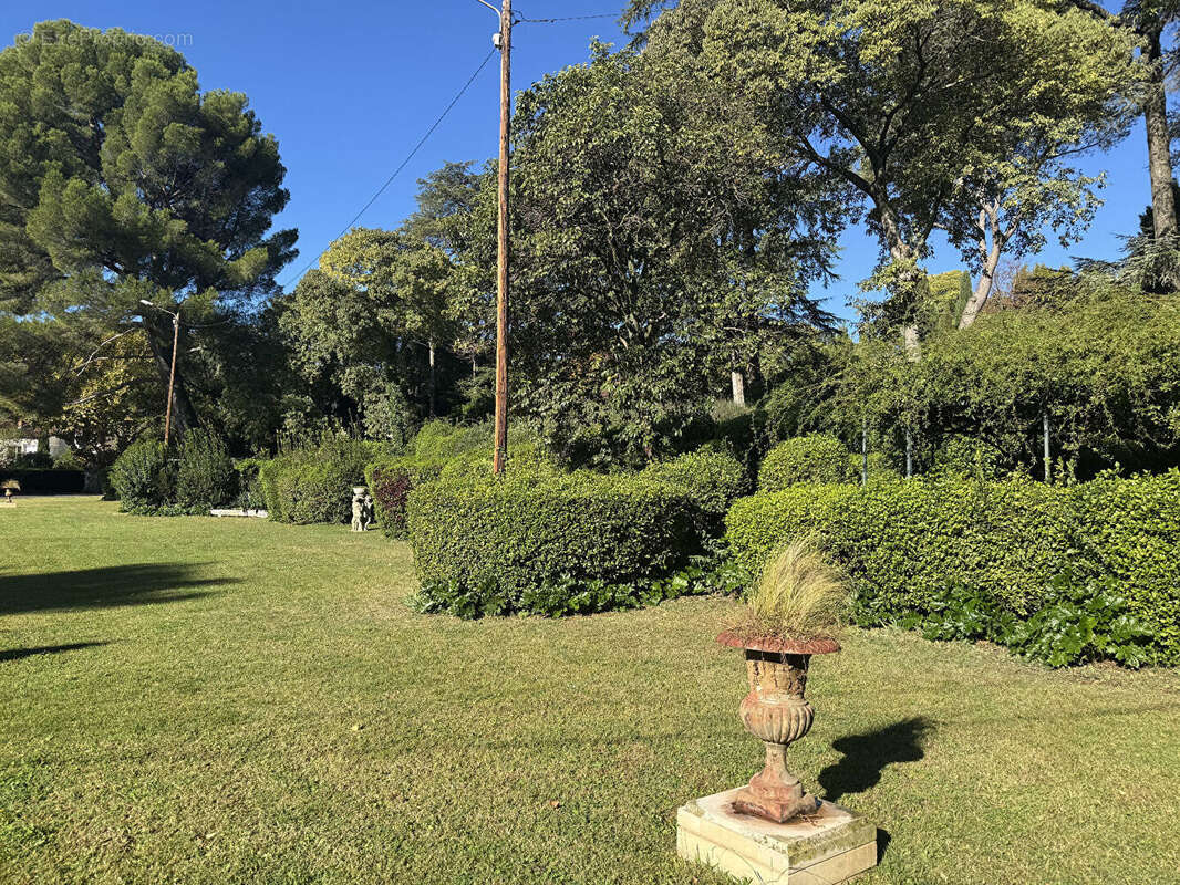 Appartement à VILLENEUVE-LES-AVIGNON