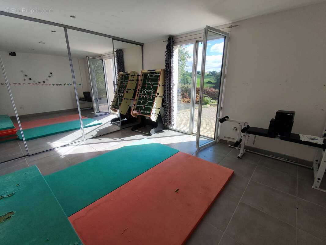 Maison à LA CHAPELLE-D'AUREC