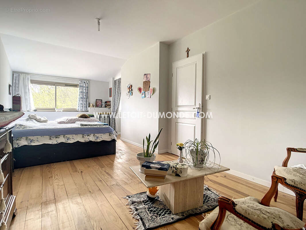 Maison à SAINT-GERMAIN-DU-SALEMBRE