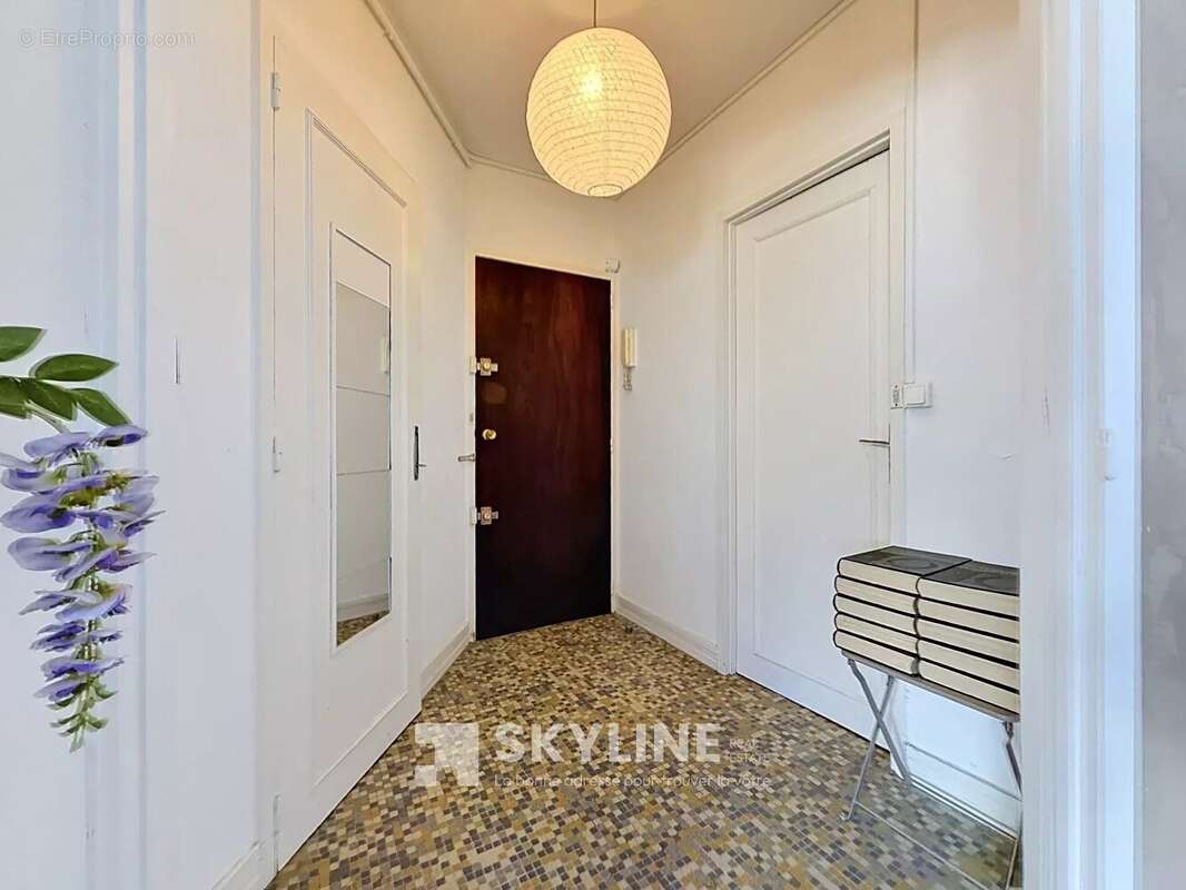 Appartement à MARSEILLE-5E