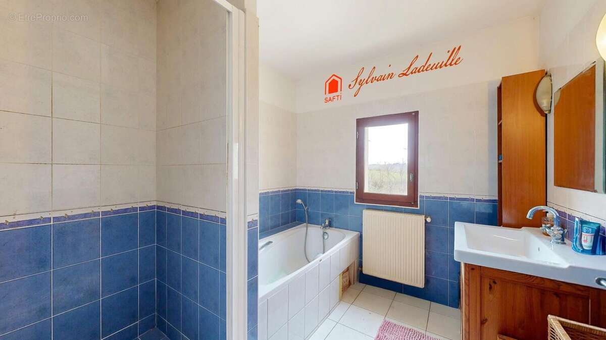 Maison 140 m² à Saint-Laurent-La-Vallee  - photo 8