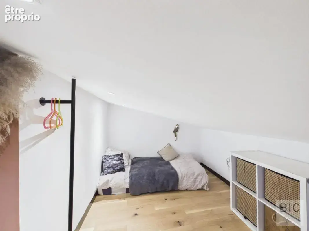 A vendre très joli appartement entièrement rénové - photo 10