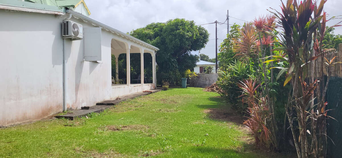 Maison à PETIT-BOURG