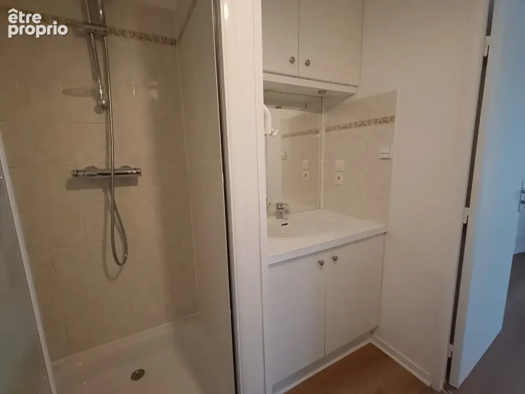 La rochelle  - studio en excellent etat avec parking privatif - photo 8