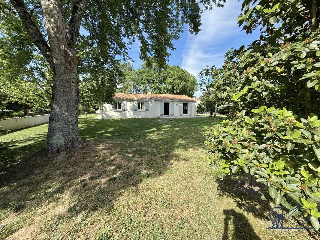 Maison à CLAM