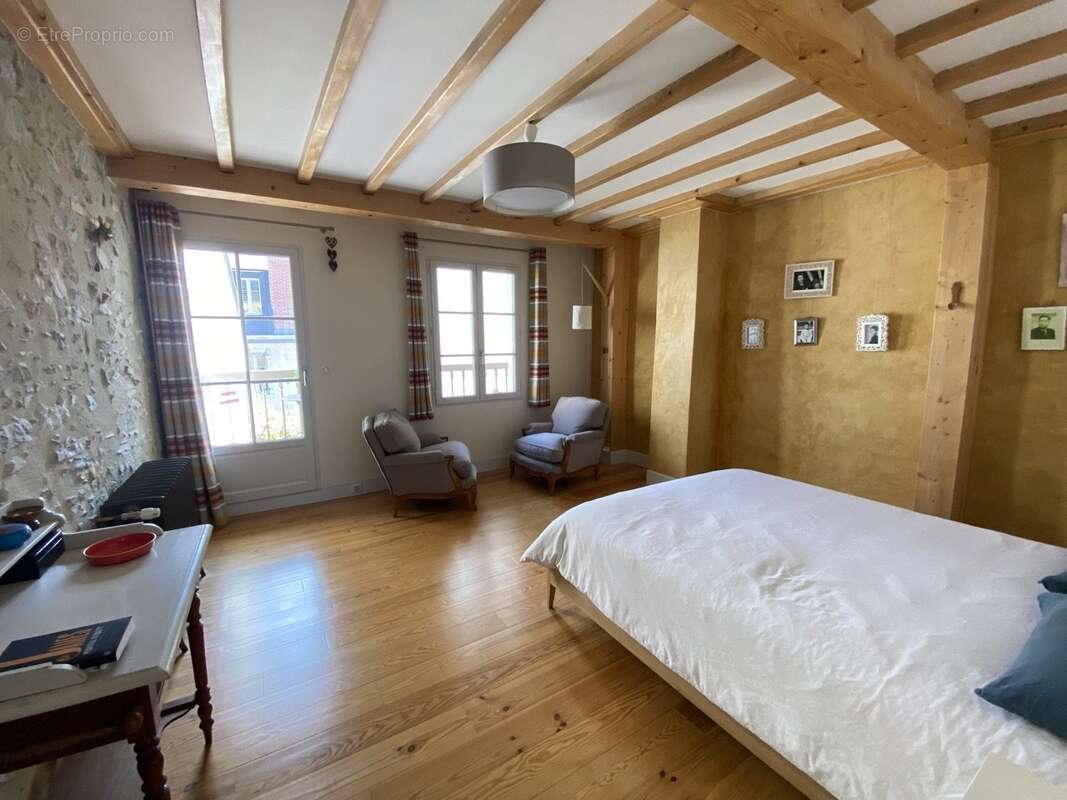 Chambre parentale 2ème étage - Maison à BAGNERES-DE-BIGORRE