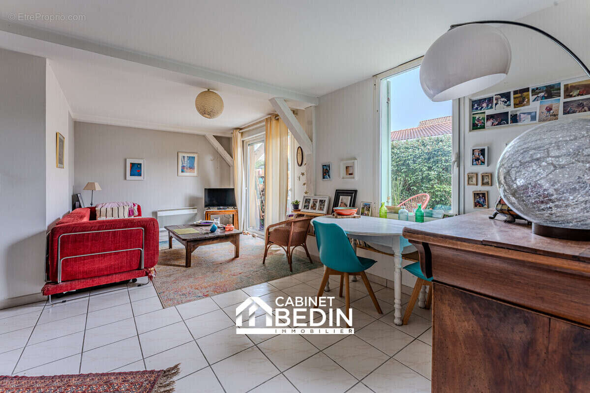 Appartement à ARES