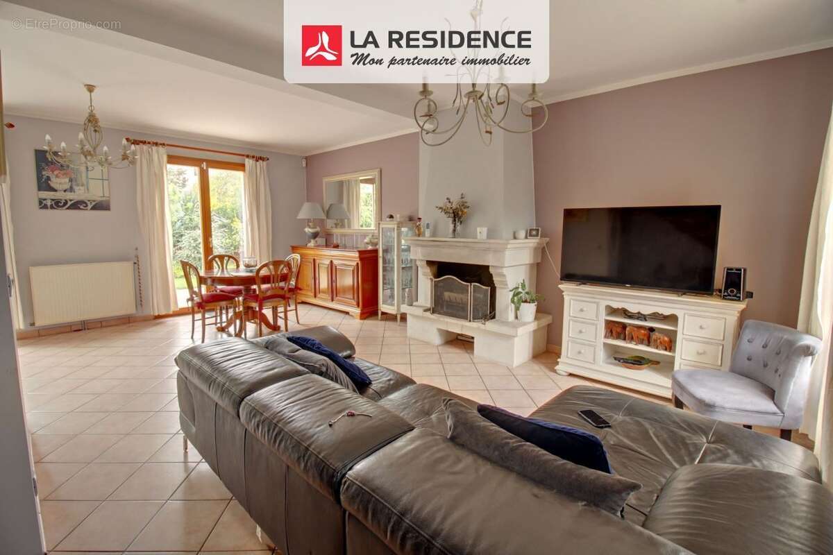 Maison 136 m² à Eragny  - photo 2