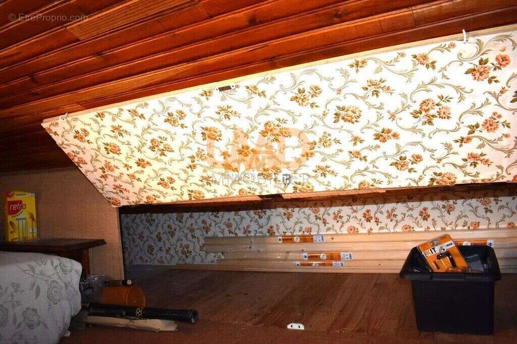 Maison à LIVINHAC-LE-HAUT